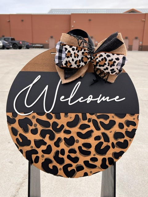 Leopard Door Hanger Side Bow